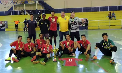 Escola Furacão se destaca no Circuito Vale do Ivaí de Futsal