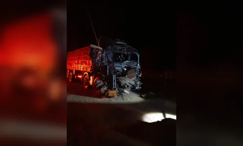 
						
							Caminhoneiro de Apucarana sofre acidente, em São Paulo
						
						