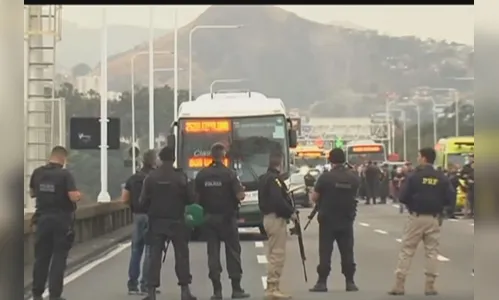 Sequestrador de ônibus no Rio de Janeiro é morto por atiradores de elite