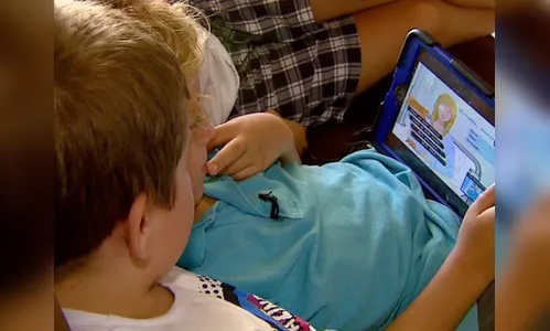 Pediatra dá orientações sobre o uso de equipamentos eletrônicos na infância