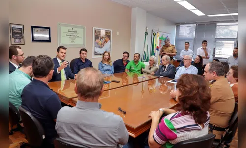 Leis municipais impulsionam vagas de emprego para jovem aprendiz