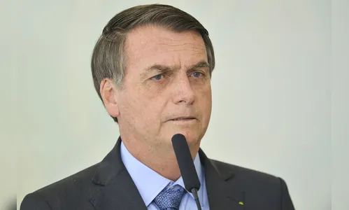 Bolsonaro autoriza uso das Forças Armadas no combate a queimadas na Amazônia