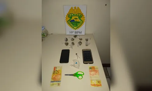 Dois jovens foram presos suspeitos de tráfico de drogas em Apucarana 