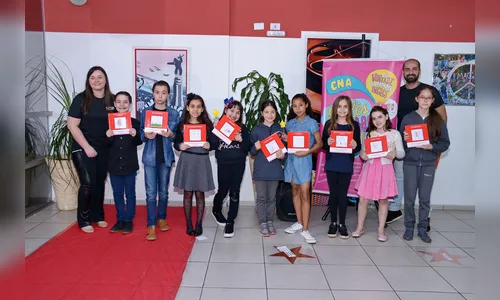 CNA Apucarana realiza 3ª Noite de Autógrafos