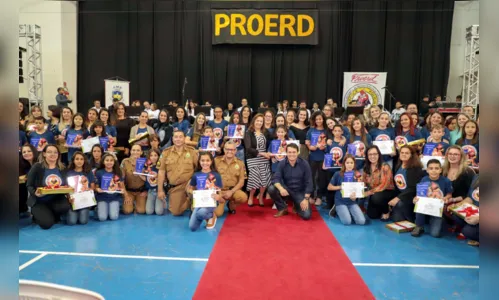 
						
							Formatura do Proerd reúne 1350 alunos da rede municipal de ensino
						
						