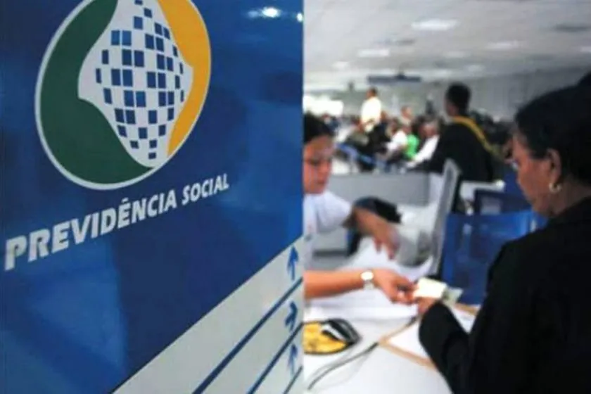 INSS começa a pagar hoje a primeira parcela do 13º dos aposentados