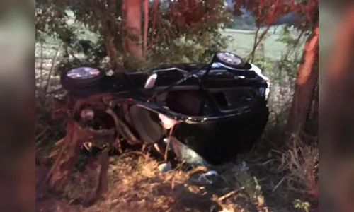 Tripla colisão deixa um morto e três feridos na rodovia PR 281