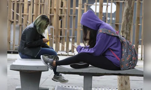Mochilas pesadas na infância podem acarretar problemas na fase adulta