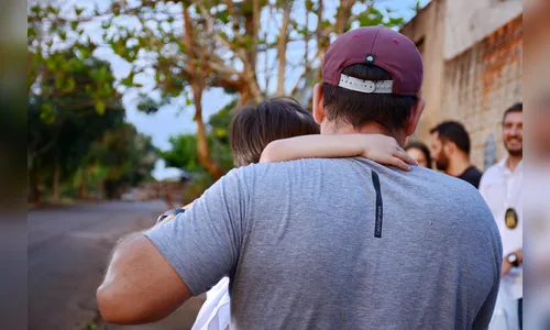 Tios que acolheram menino agredido pela mãe necessitam de ajuda para comprar cama