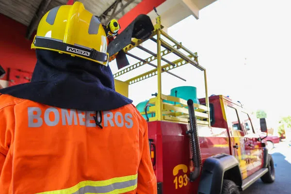 Bombeiros de Apucarana vão integrar equipe paranaense que vai combater incêndios na Amazônia