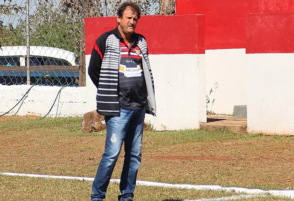 O técnico Claudemir Sturion, do Apucarana, ganhou reforços para o segundo turno da Taça FPF - Foto: Apucarana Sports/Divulgação