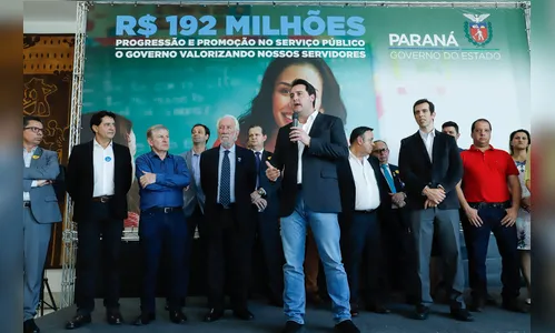 Governador autoriza avanço de carreira para 40 mil servidores do ensino