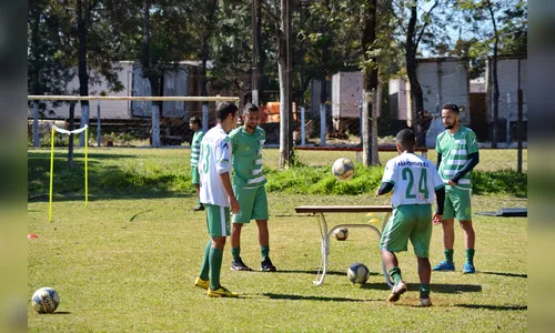 Arapongas Esporte Clube tenta se manter na liderança da Terceira Divisão