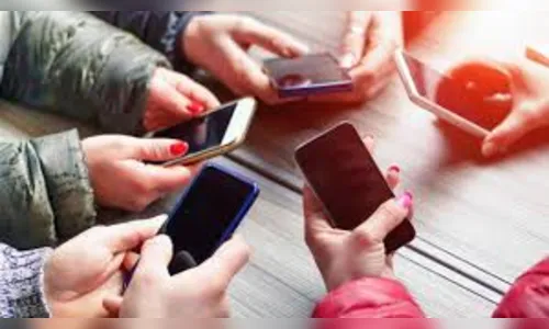 Psicólogo aponta que estar em meio à natureza pode ser uma solução para o vício em redes sociais