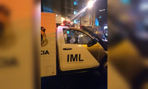 
							Carro e viatura do IML colidem no centro de Apucarana
						
						