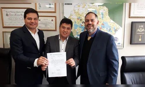 Secretário Sandro Alex atende prefeitos no gabinete do deputado Artagão Júnior