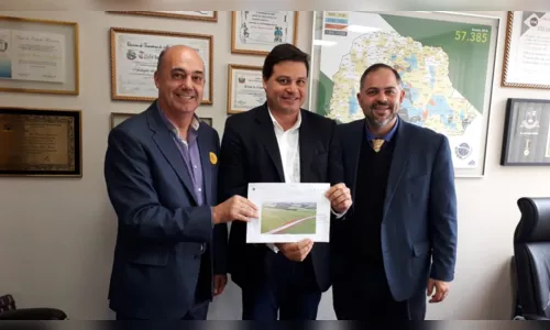 
							Secretário Sandro Alex atende prefeitos no gabinete do deputado Artagão Júnior
						
						