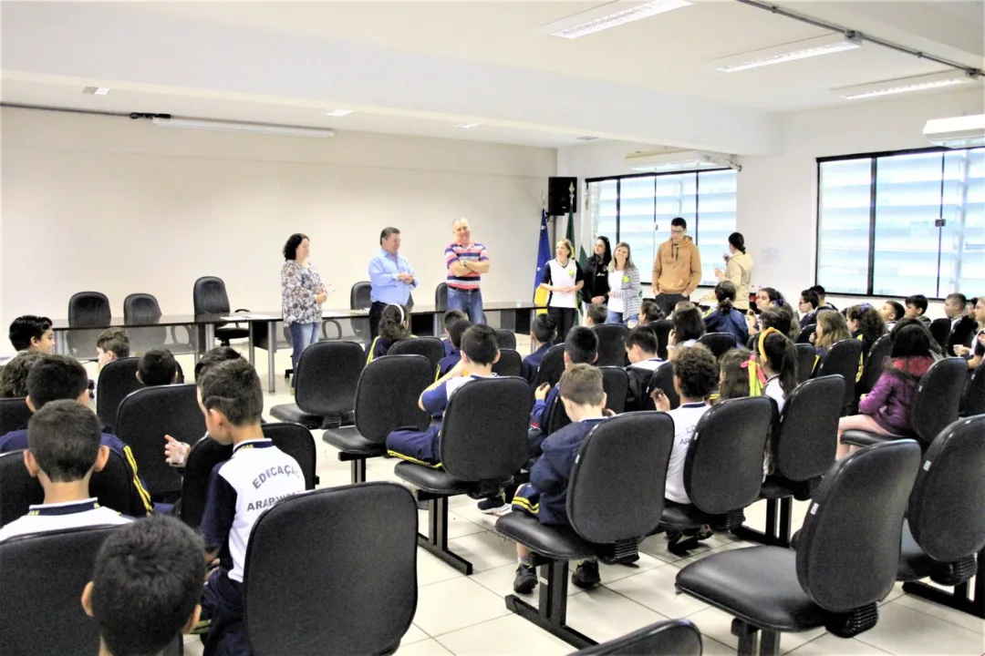 Alunos da Escola Municipal Antonica Franciosi desenvolvem projeto sobre Aves