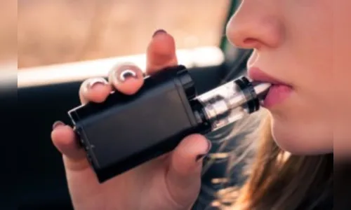 Jovem está em coma por doença misteriosa ligada ao vaping