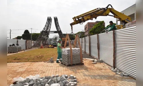 
							Obras da Praça França avançam com calçamento em paver
						
						