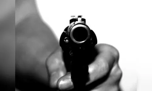 Ladrões 'contratam' serralheiro e roubam caminhonete do trabalhador em Arapongas