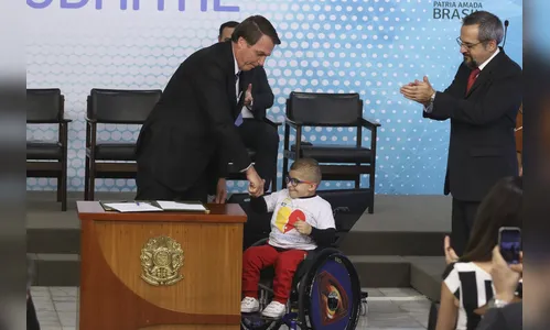 Governo federal lança carteira estudantil digital