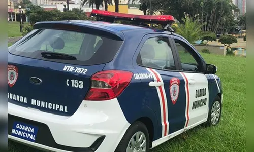 Ladrão é agredido por moradores após tentar furtar casa