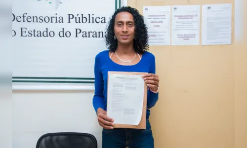 
						
							Mutirão auxilia comunidade trans na alteração de nome e gênero no registro civil, em Apucarana
						
						