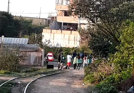 O corpo foi encontrado na manhã de hoje na linha férrea, no Jardim das Oliveiras, (Foto: Redes Sociais)