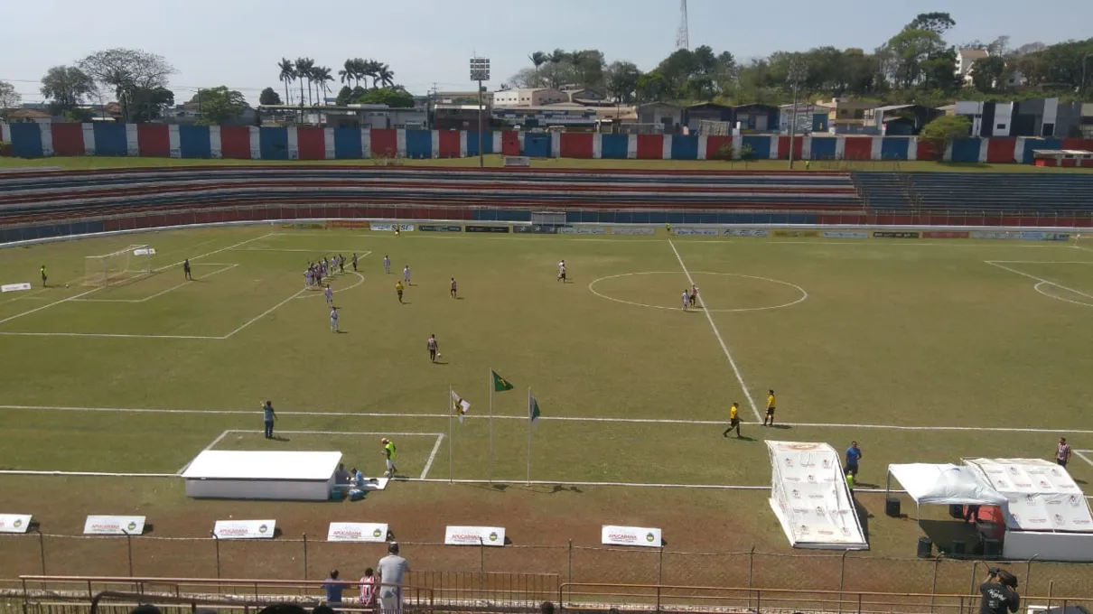 O Estádio Municipal Olímpio Barreto sediou mais um empate do Apucarana Sports na Taça FPF Sub 23 - Foto: Tnonline