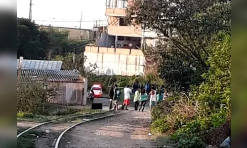 Polícia investiga morte de homem encontrado na linha de trem