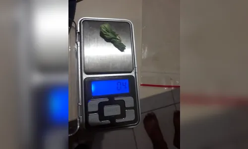 Homem é detido por porte e uso de drogas em Apucarana 