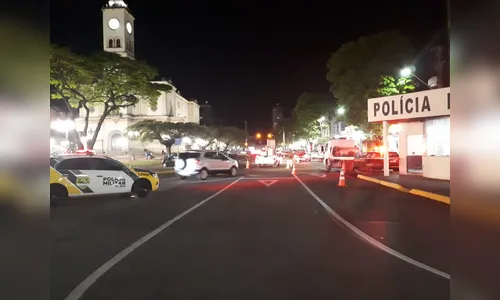 PM de Apucarana realiza operação bloqueio no centro da cidade