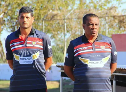 Toninho Santos (à direita) assume o time sub-23 do Apucarana Sports na Taça FPF - Foto: Apucarana Sports/Divulgação