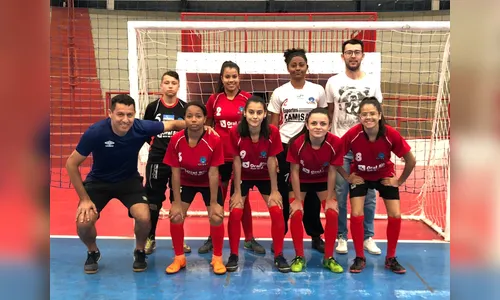 Apucaranenses conseguem bons resultados no futsal e no basquete feminino