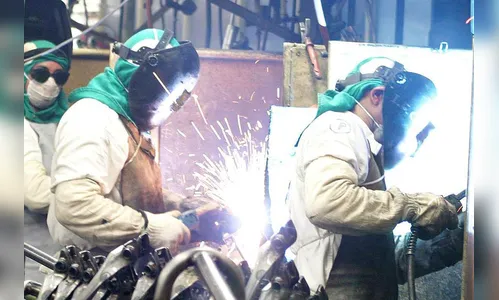 Produção industrial recua em oito dos 15 locais pesquisados em julho