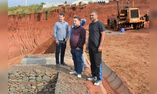 
							Prefeito, vice e vereadores vistoriam obras em andamento
						
						
