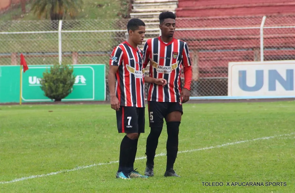 Os jogadores Carlos e Wendel vão enfrentar o Coritiba neste sábado à tarde - Foto: Apucarana Sports/Divulgação