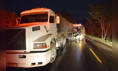 
							Caminhão parado na pista na PR 466 sem sinalização provoca dois acidentes em menos de 12 horas
						
						