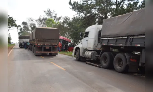 
							Caminhão parado na pista na PR 466 sem sinalização provoca dois acidentes em menos de 12 horas
						
						