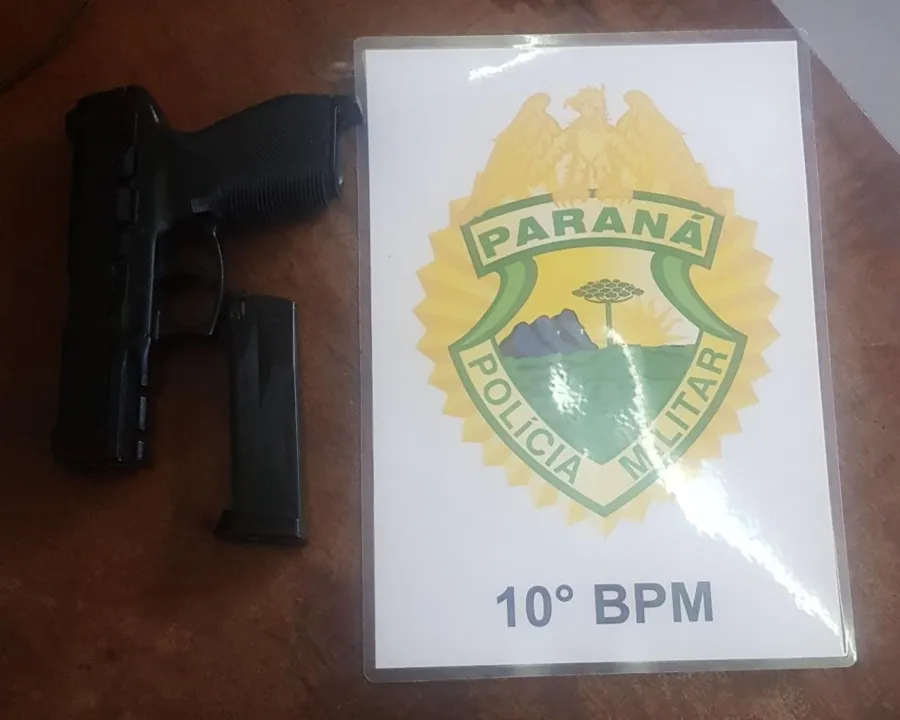 Jovem usando arma falsa é preso após roubo em Apucarana 