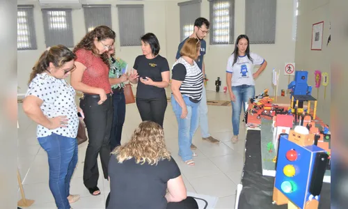 Comitiva de Maringá visita Arapongas para conhecer projeto de robótica