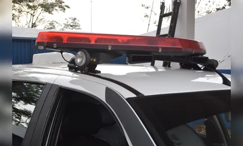 Homem sem CNH preso por embriaguez ao volante tenta subornar policial