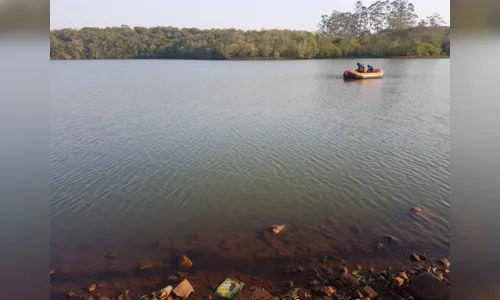 
						
							Bombeiros retomam buscas por adolescentes no lago do Parque da Raposa
						
						