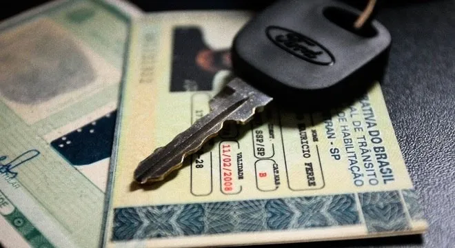 Novas regras para tirar a carteira de motorista entram em vigor hoje 