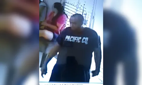 Polícia de Apucarana tenta identificar homem que entrou em ballet e mordeu criança de 6 anos 