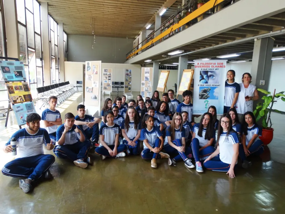 Estudantes de Ensino Médio expõem fotos filosóficas na Biblioteca Machado de Assis