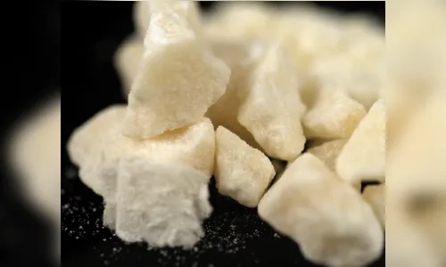 Jovem é preso com pedras de crack e maconha, em Apucarana