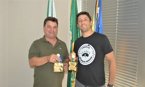 Sérgio Onofre recebe campeão mundial de jiu jitsu