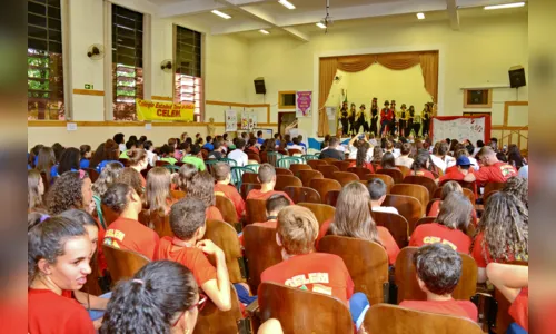 
							1º Festival Artístico-Cultural de Línguas Estrangeiras Modernas é realizado, em Apucarana
						
						